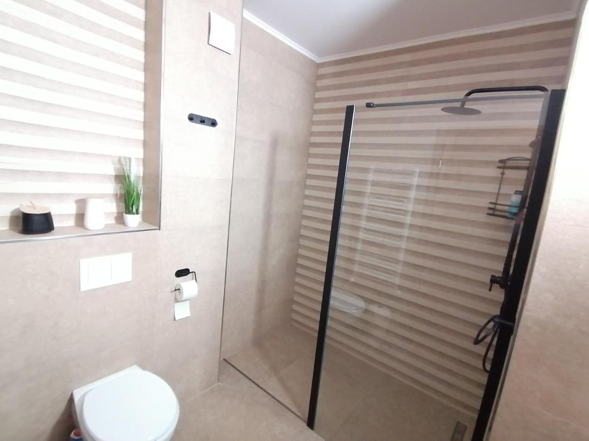 Apartman Sarah Apartamento Oradea Exterior foto