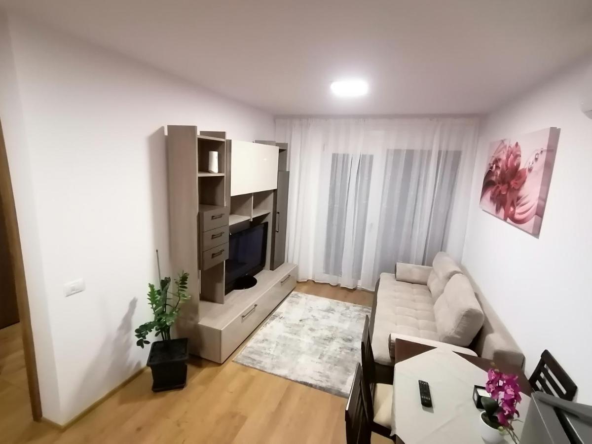 Apartman Sarah Apartamento Oradea Exterior foto
