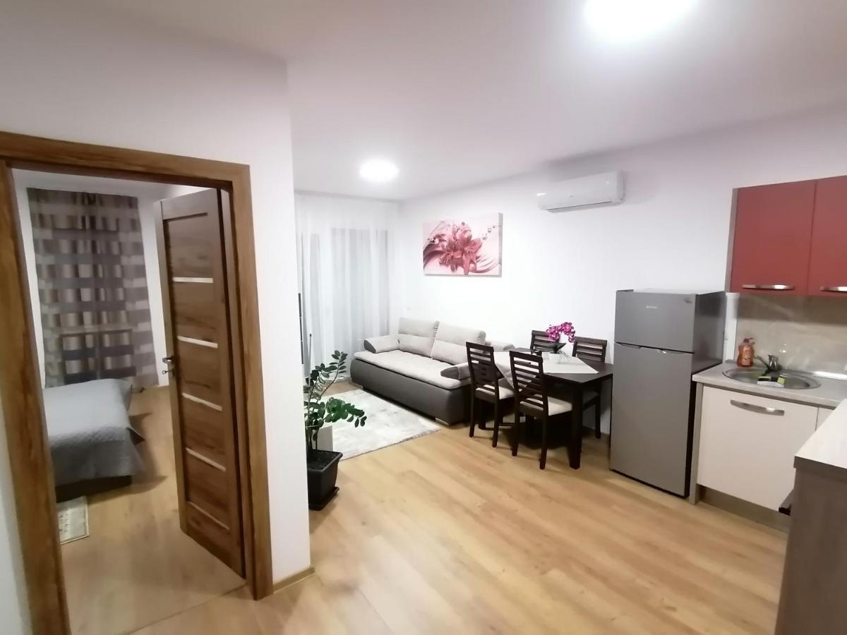 Apartman Sarah Apartamento Oradea Exterior foto