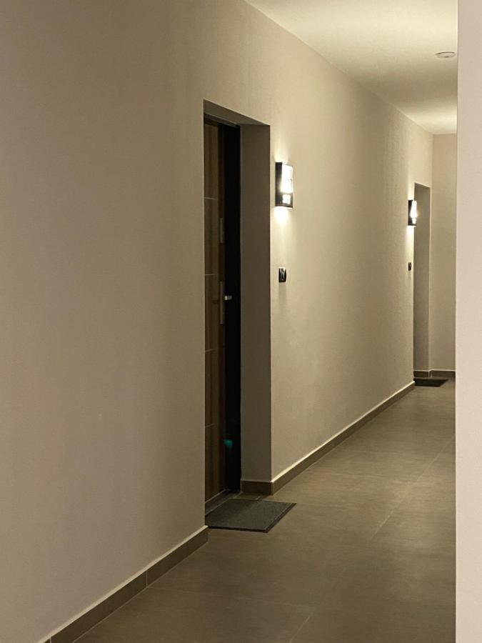Apartman Sarah Apartamento Oradea Exterior foto