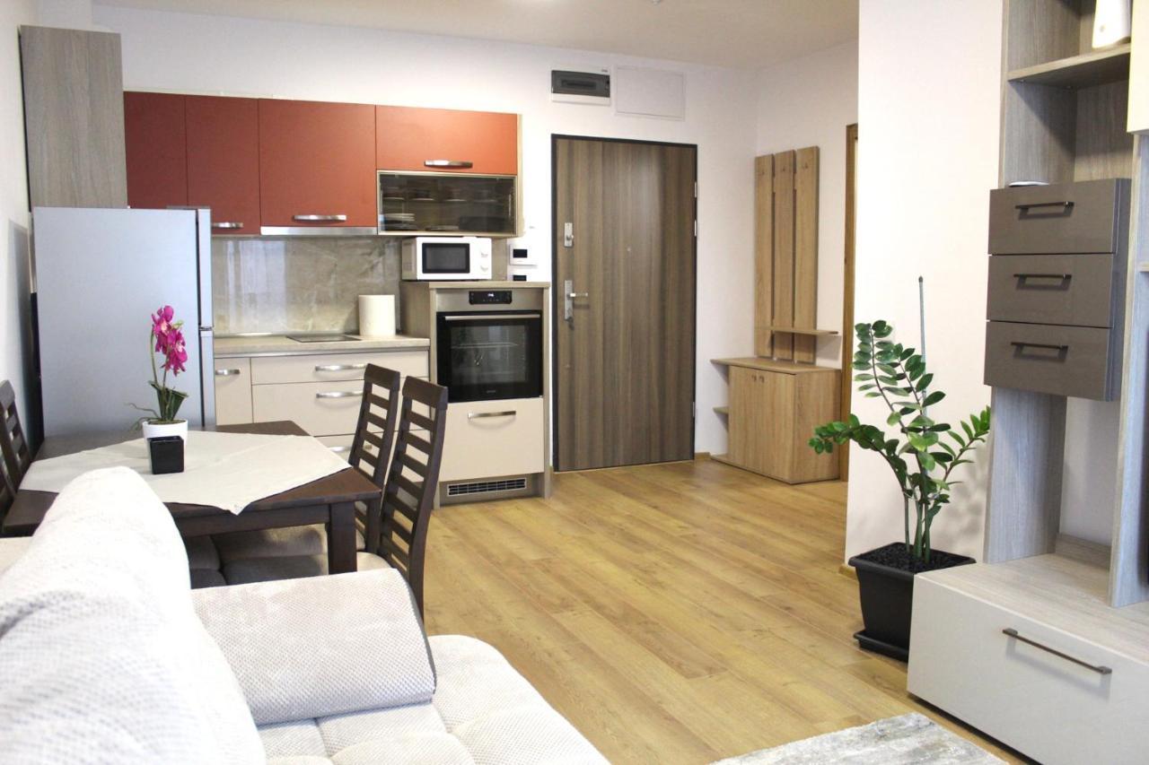 Apartman Sarah Apartamento Oradea Exterior foto