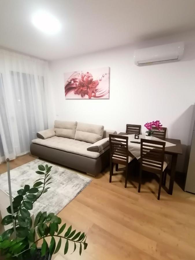 Apartman Sarah Apartamento Oradea Exterior foto