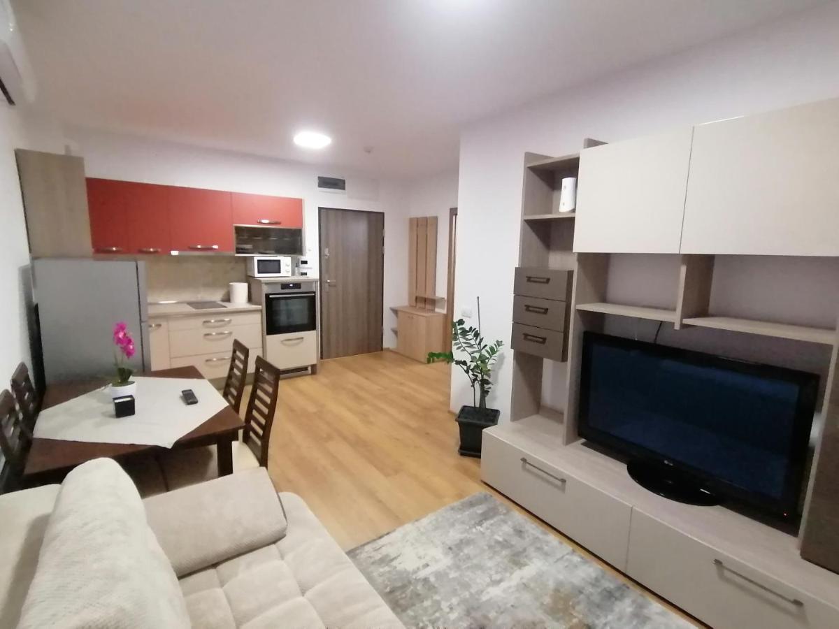 Apartman Sarah Apartamento Oradea Exterior foto