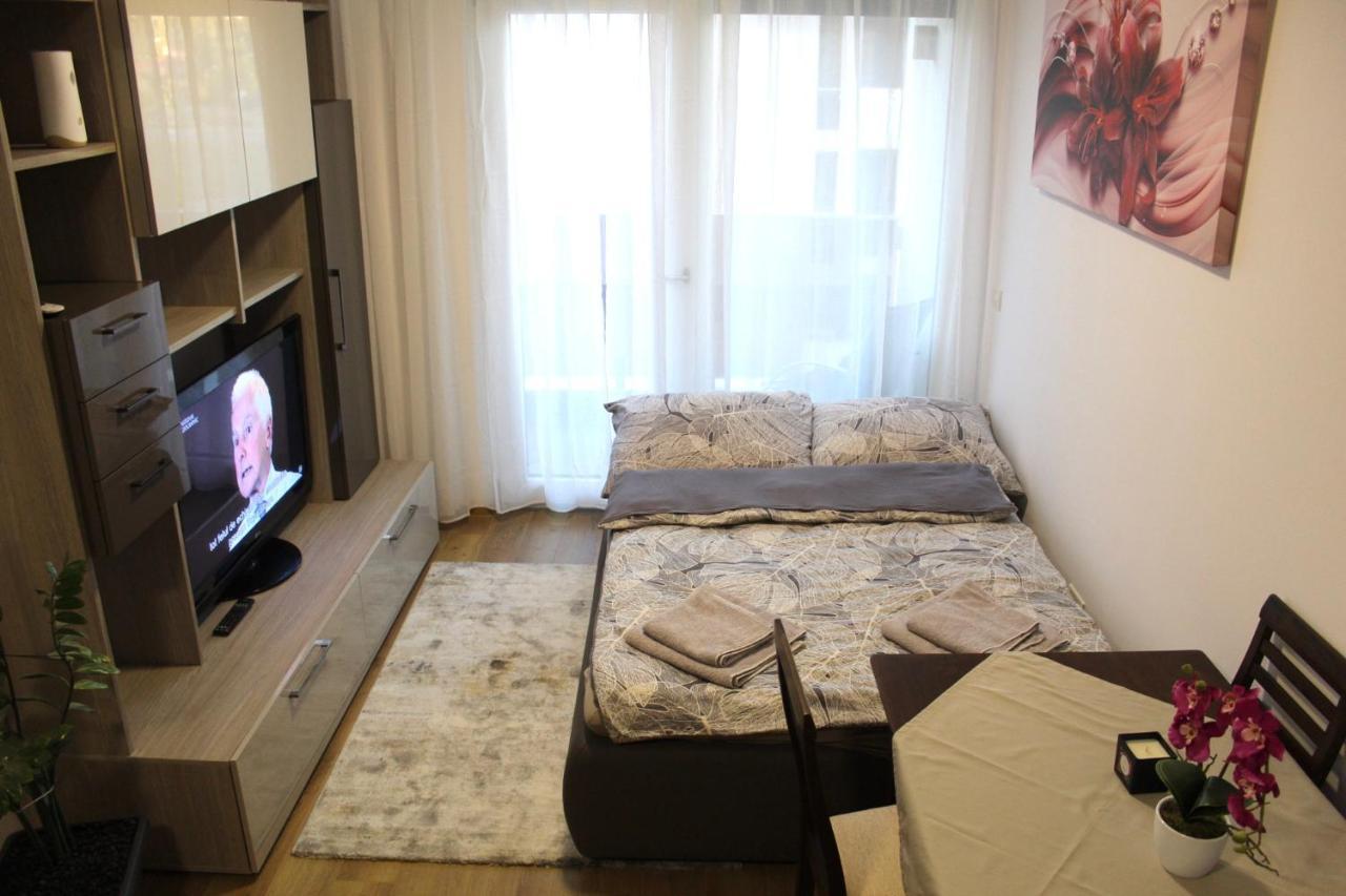 Apartman Sarah Apartamento Oradea Exterior foto