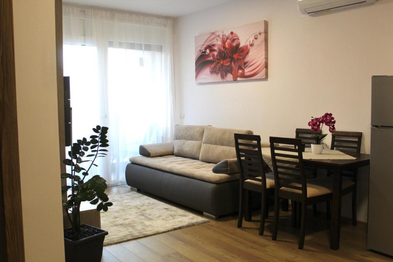 Apartman Sarah Apartamento Oradea Exterior foto