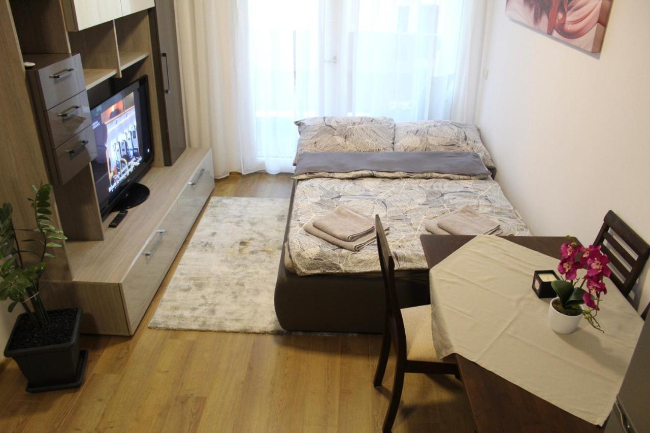 Apartman Sarah Apartamento Oradea Exterior foto